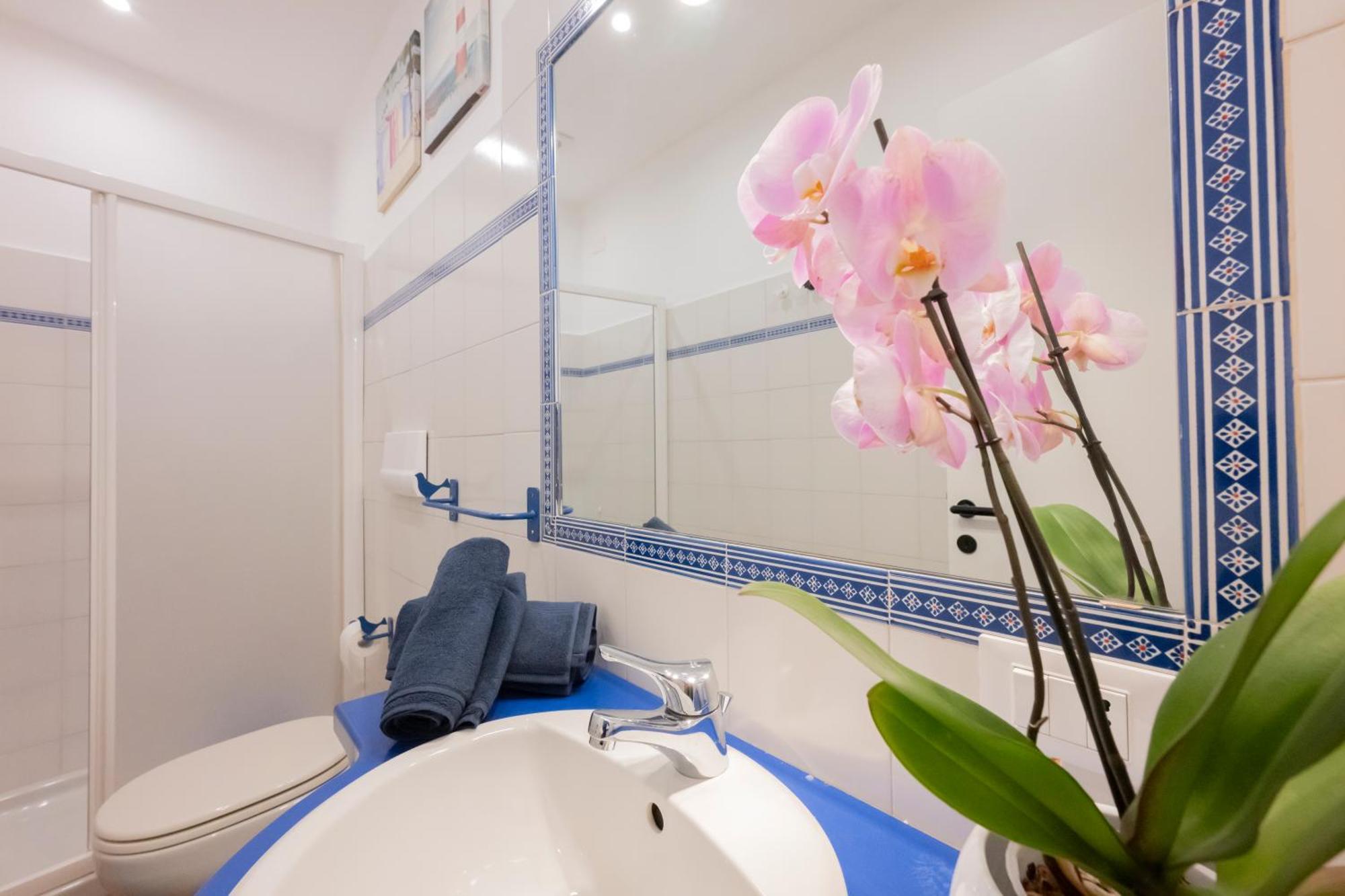 46 Santa Marta Apartment Lecco Luaran gambar