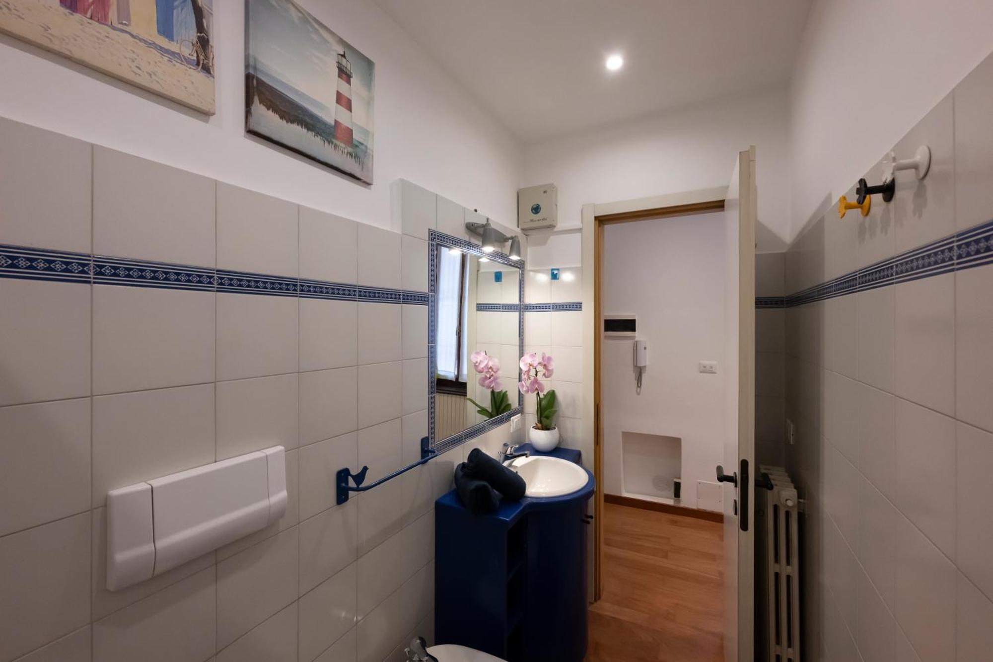 46 Santa Marta Apartment Lecco Luaran gambar