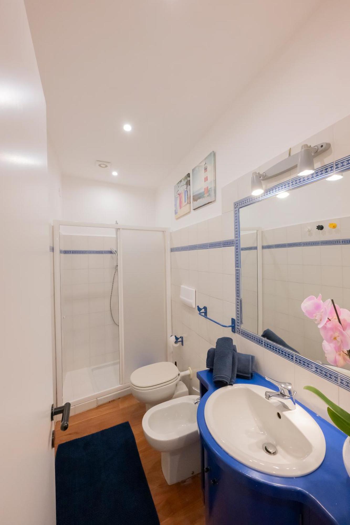 46 Santa Marta Apartment Lecco Luaran gambar
