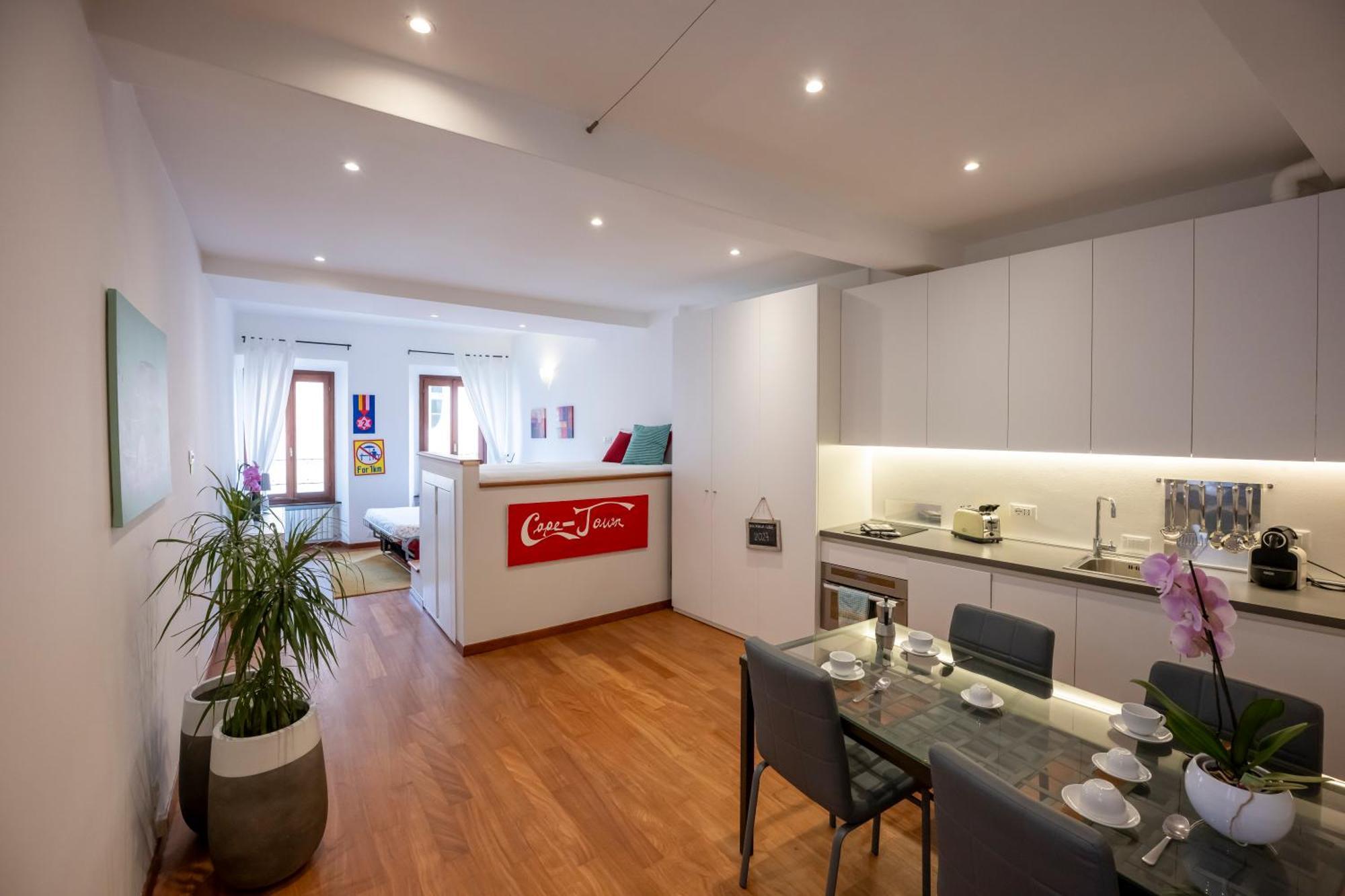 46 Santa Marta Apartment Lecco Luaran gambar