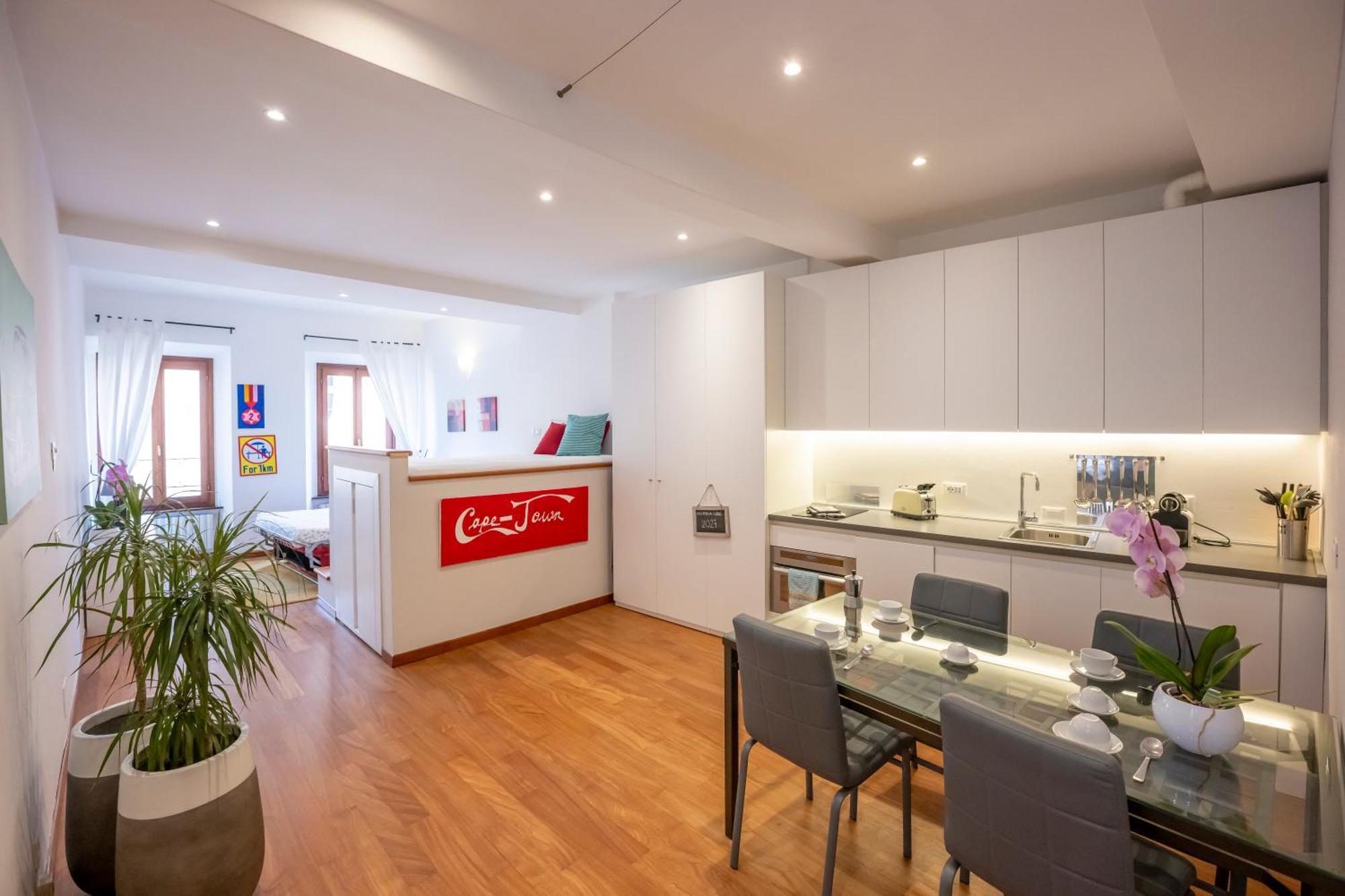 46 Santa Marta Apartment Lecco Luaran gambar
