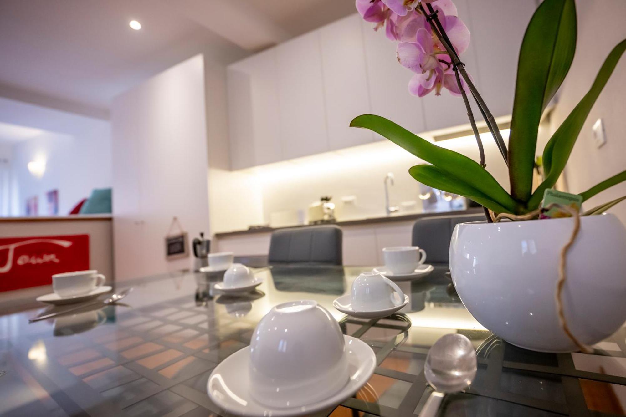 46 Santa Marta Apartment Lecco Luaran gambar